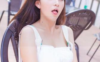 爱蜜社 – 美图是小九月的长腿，脑内小宇宙炸裂，动作请放慢！