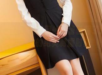 爱蜜社 – 从课堂到网帧：蕾蕾醒了没在线发布她的绝美制服时刻