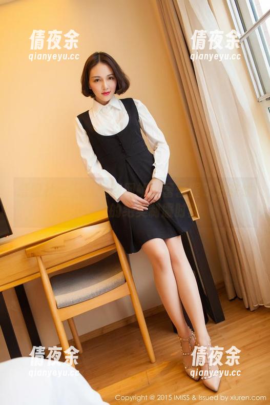 爱蜜社 - 从课堂到网帧：蕾蕾醒了没在线发布她的绝美制服时刻
