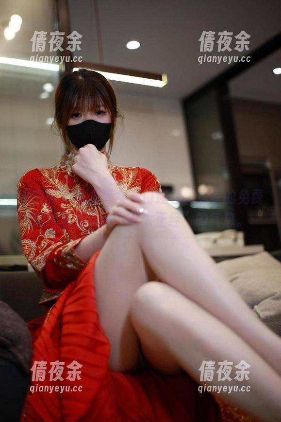 微密圈 - 白龙猫女开门迎客，居家的免费照片居然有种“不太正经”的气息。