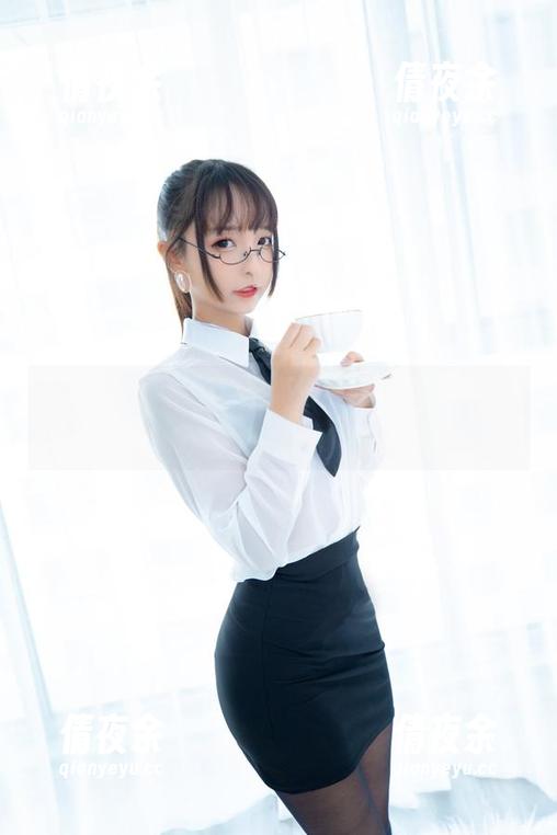 神乐坂真冬的美脚，全套作品，脚趾选择真挑剔。
