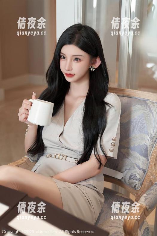秀人网 - 套图分享—允尔展示泳装天赋，快来感叹一下合不合我们的审美？