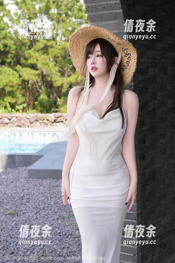 秀人网 - 媃柔rourou的比基尼写真系列，下载过后，记得给我留言，让我也感受一下这气氛。
