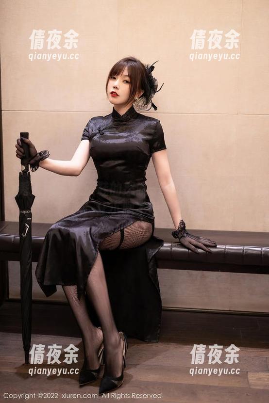 秀人网 - 高跟鞋的怒吼——李丽莎的图库精选，让小腿不得不出场。