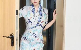 秀人网 – 你没见过的米妮大萌萌私拍：瑜伽姿势秒杀你的心。