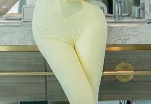 秀人网 – 赵惟依coco最新水手服套图，穿上之后就想变身海的女儿？