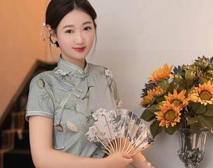秀人网 – 这是一条完美的红裙，陶喜乐的作品就像梦游在图库中。