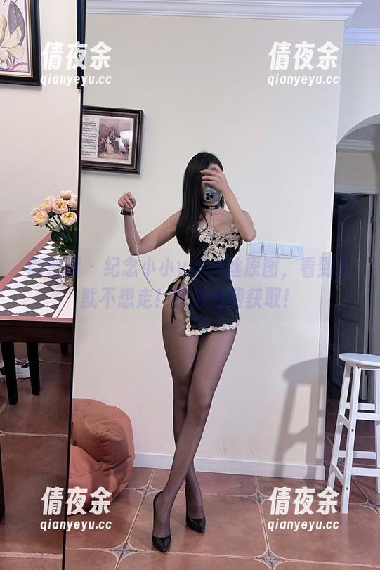 微密圈 - 纪念小小v的白丝原图，看到了就不想走！快来免费获取！