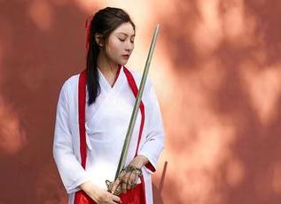 蜜桃社 – 当无圣光幻化为剧情，Gina的写真挑战你我的审美！
