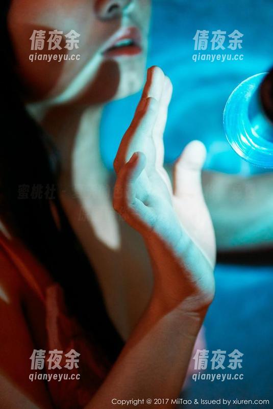 蜜桃社 - 夏天的色彩，伊琳的风格，免费原图带你一起晃荡！