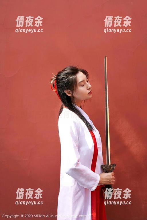 蜜桃社 - 套图分享：缇娜美Tinami以御姐姿态教你如何优雅又不失霸气。