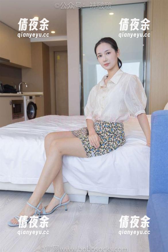 袜啵啵 - 运动鞋下的奶油：这组写真太适合我的审美了！