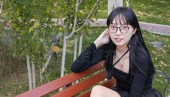 袜啵啵 – 奶油的疯狂高清日常：互相挠脚与淋水资源齐聚