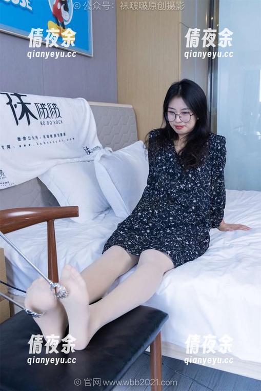 袜啵啵 - 壁纸选择困难？看小沫穿的白衬衫，高清解救你