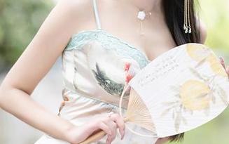 语画界 – 安琪Yee来一发免费的修女风，美图之下没几分“禁忌”气息吗？