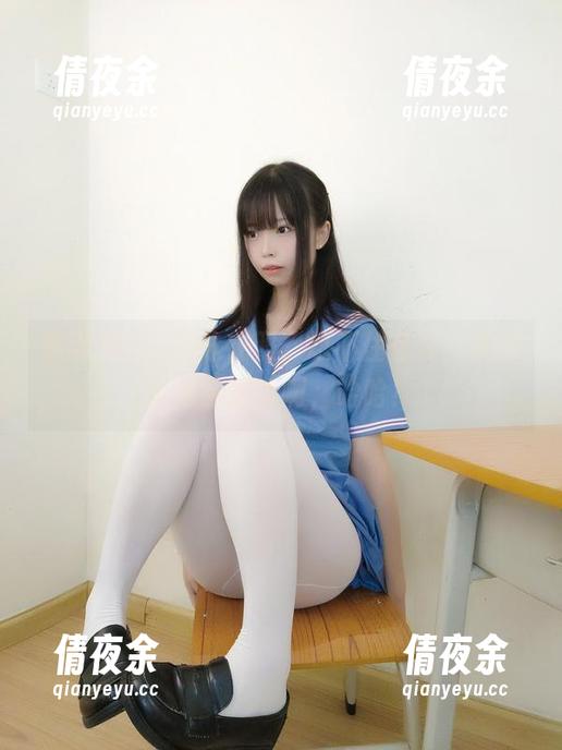 看到香川澪的泳衣照，忍不住想说，美图真是会选角啊，哈哈！