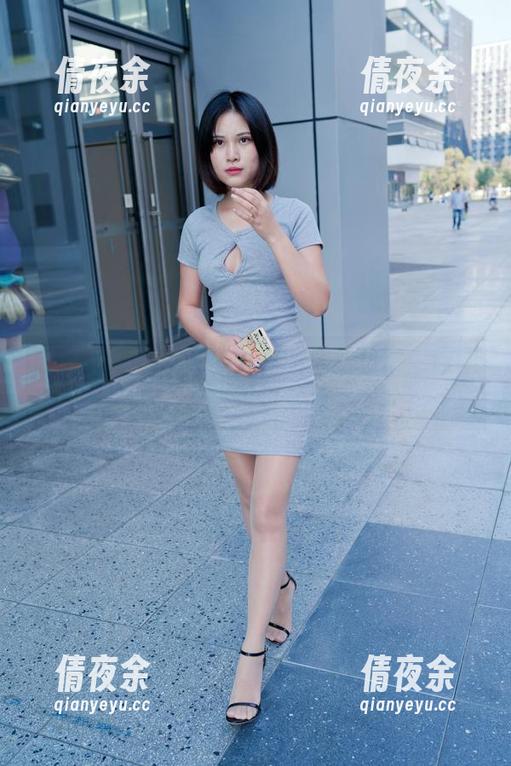 魔镜街拍 - 婷婷办公室的黑丝日常：原图里的职场女神