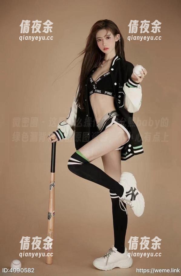 微密圈 - 这是什么操作？黎允熙baby的绿色漏背裙亮出原图资源，不小心有点上头！